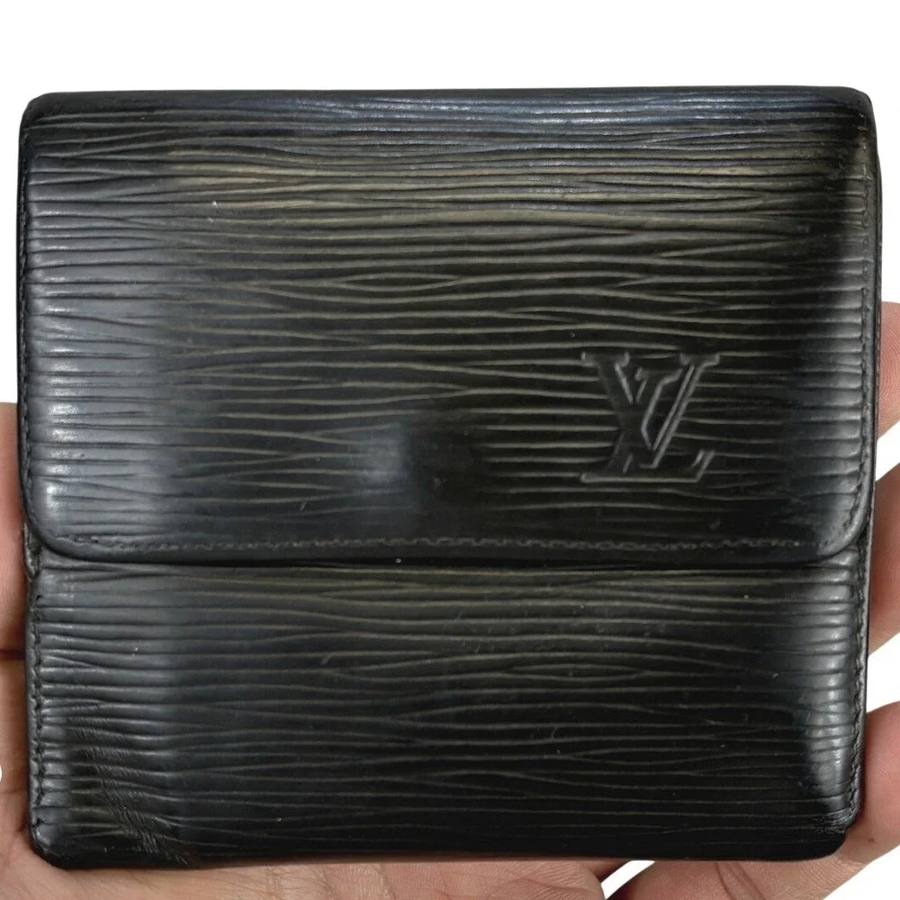 Louis Vuitton Epi Leather Compact Wallet Black Bifold Vintage Authentic Luxury